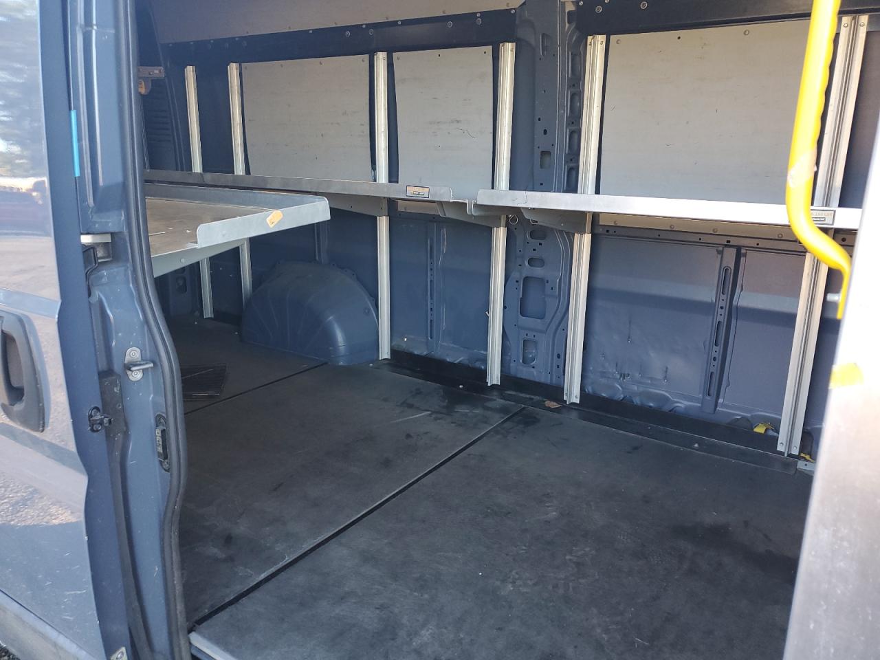 Фото: 3C6URVJG9LE136971