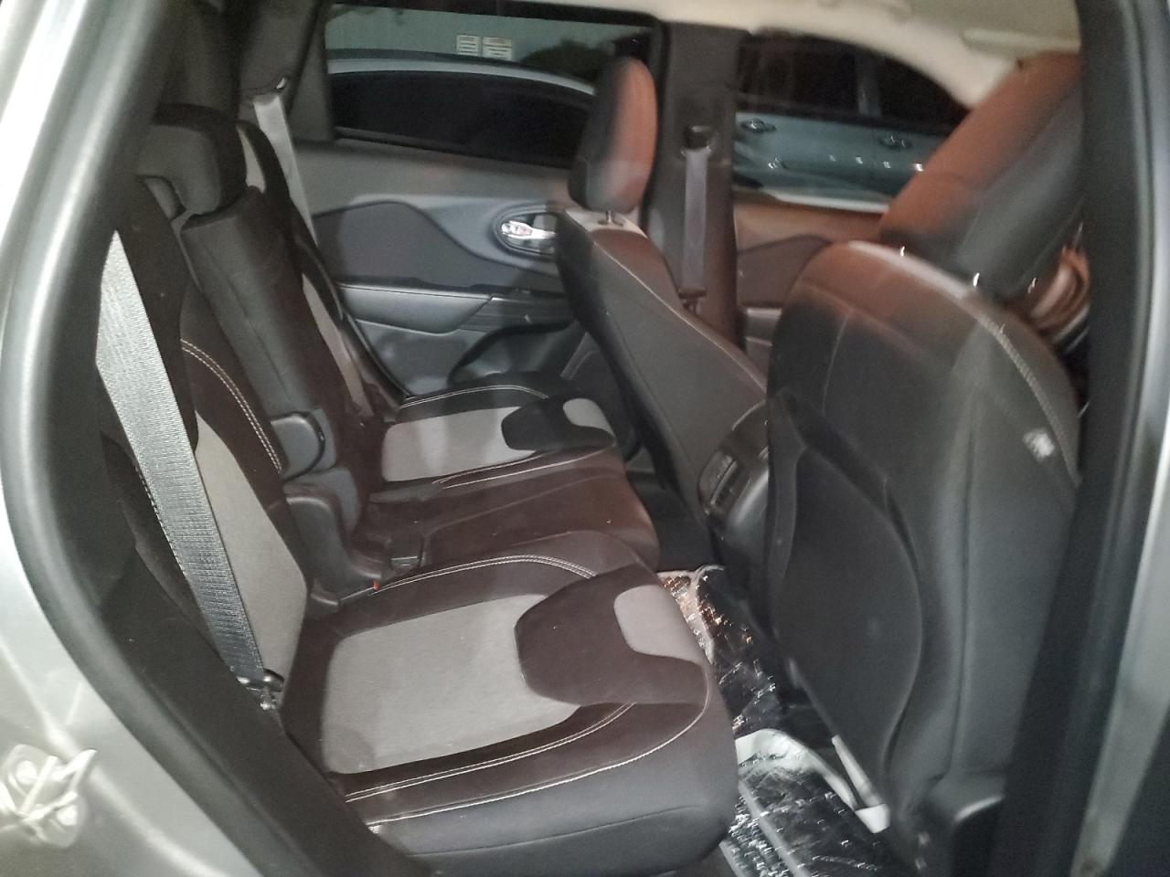 2015 Jeep Cherokee S VIN: 525628 Lot: 86608145