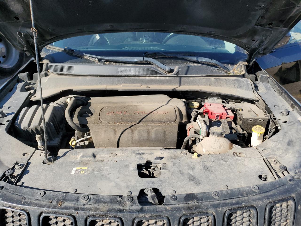 2019 Jeep Compass Latitude VIN: 3C4NJDBB9KT828045 Lot: 82382055