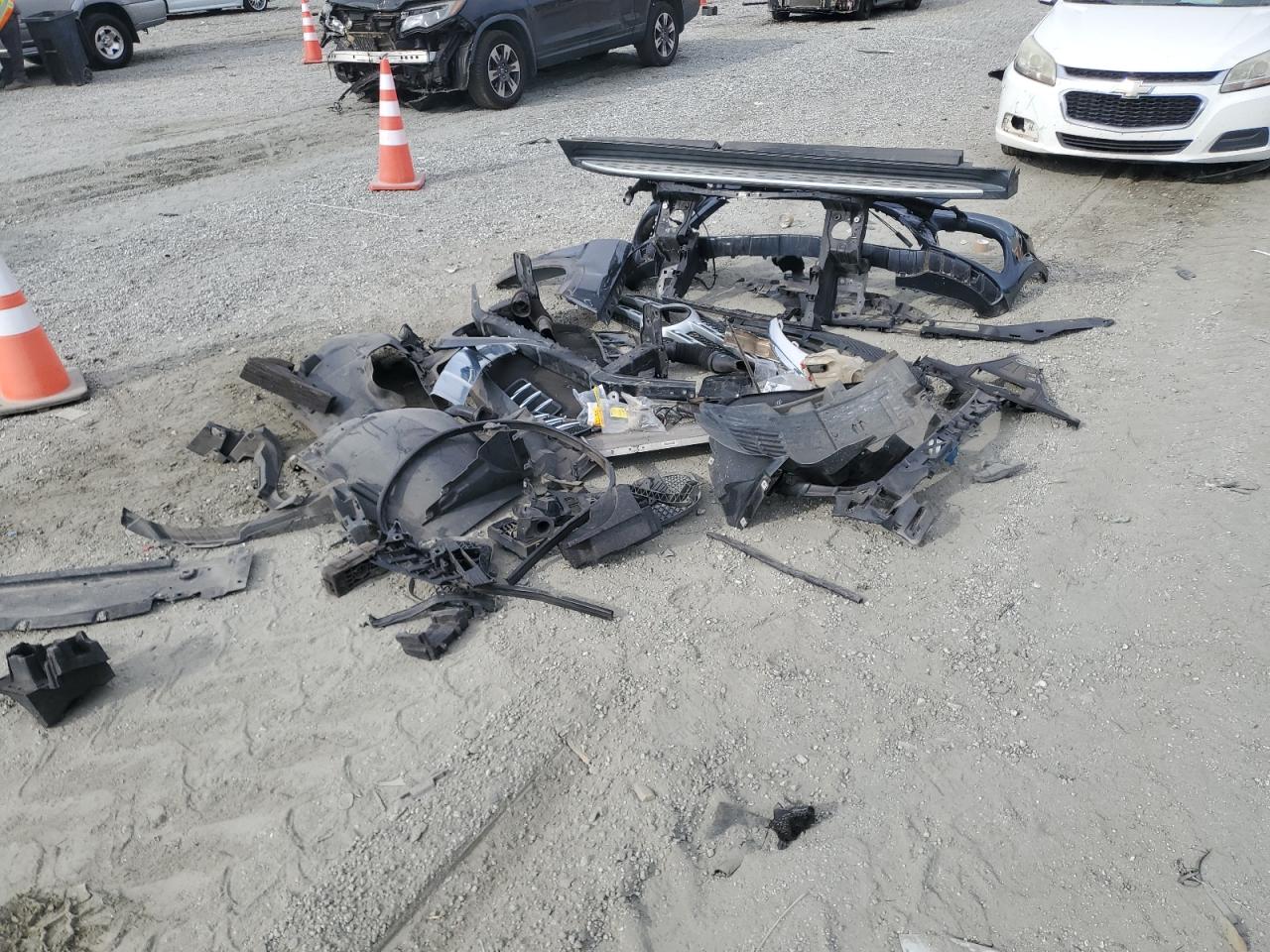 Фото: 4JGDF7DEXHA774174