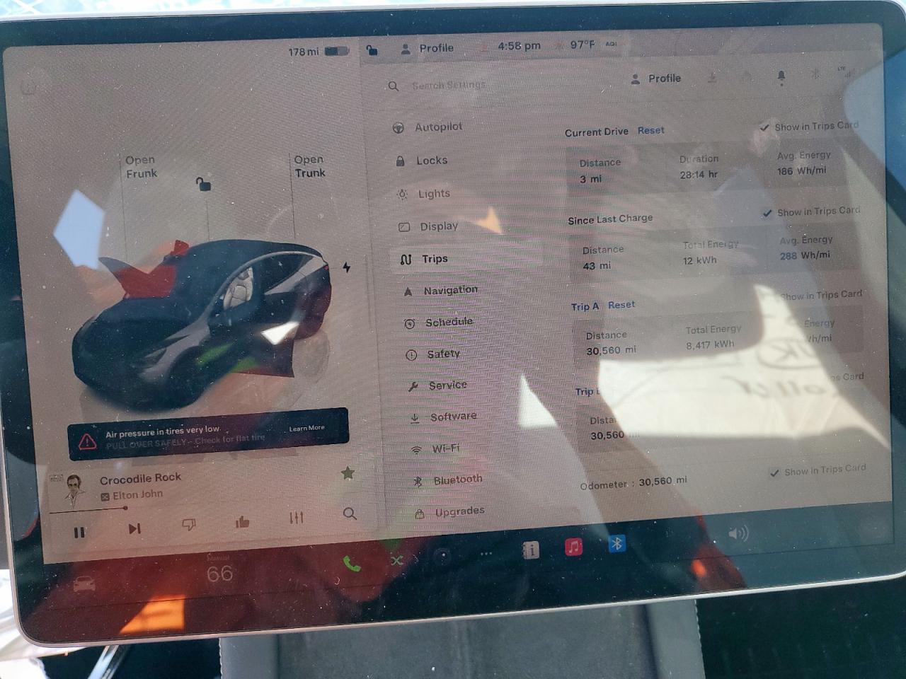 2023 Tesla Model Y VIN: 7SAYGDEE2PA117519 Lot: 86185655