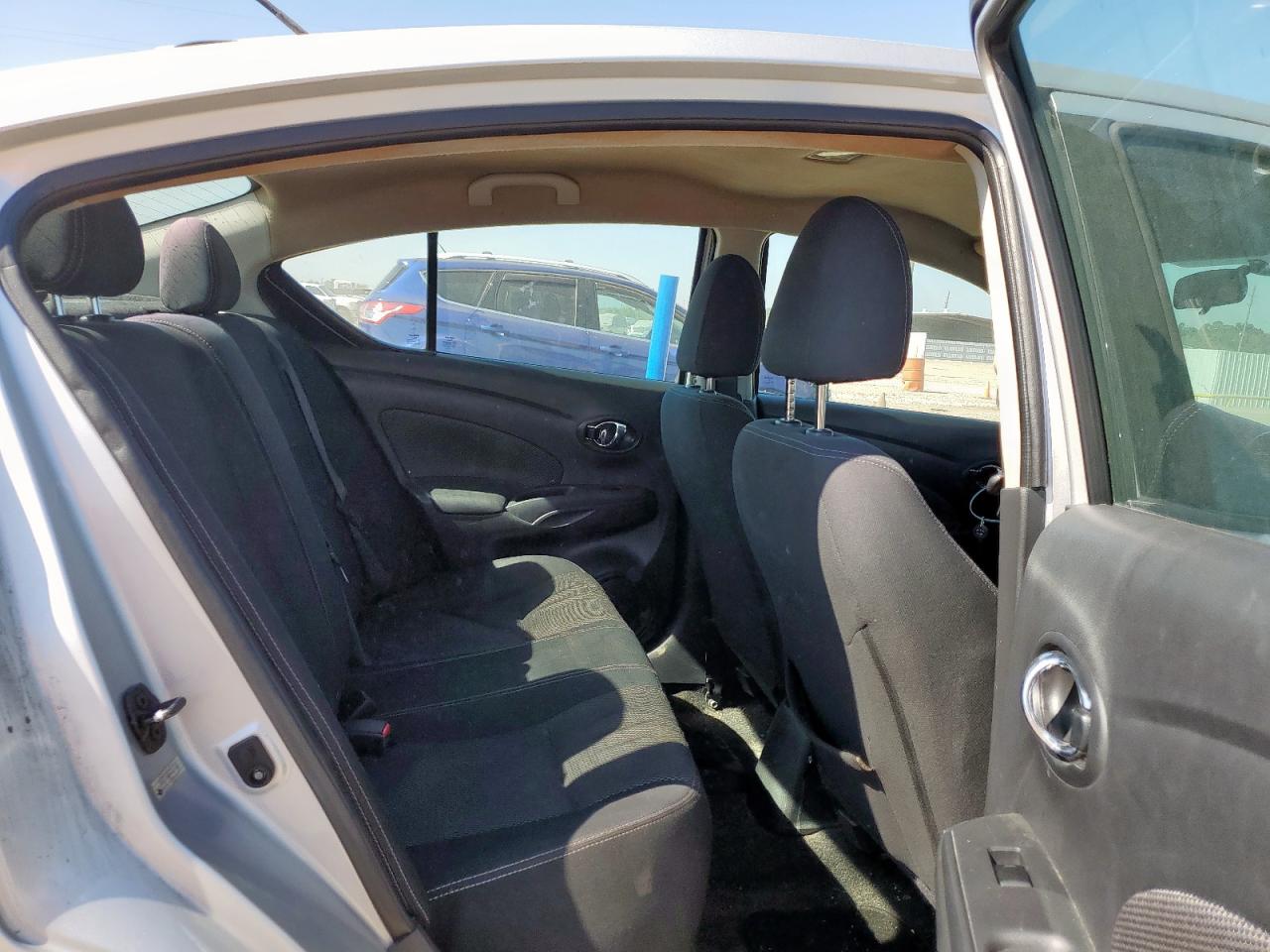 2017 Nissan Versa S VIN: 3N1CN7APXHK417748 Lot: 82502365