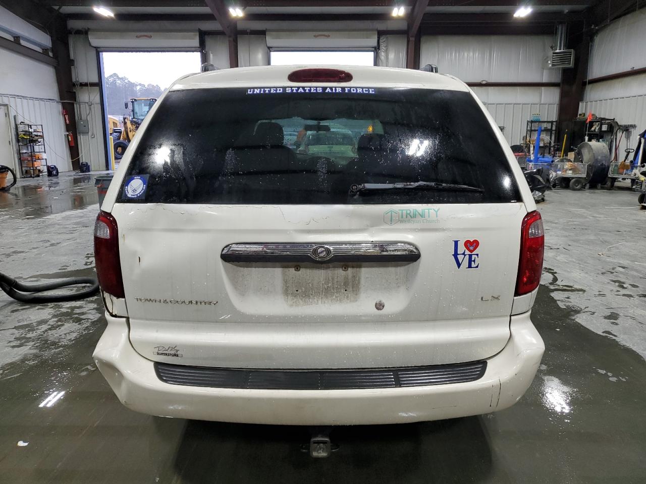 2003 Chrysler Town & Country Lx VIN: 2C4GP44L03R266215 Lot: 89824885