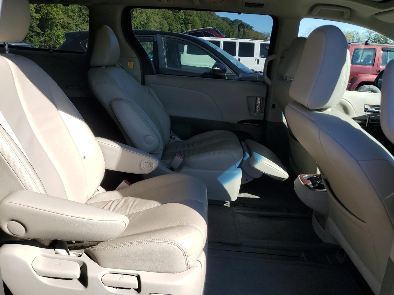 2013 Toyota Sienna Xle VIN: 5TDDK3DCXDS055933 Lot: 84577925