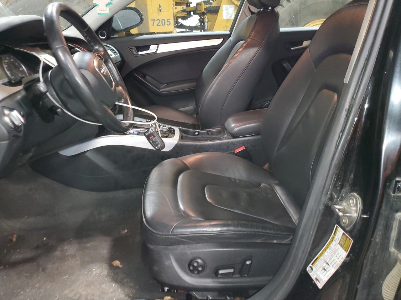 2011 Audi A4 Premium Plus VIN: WAUFFAFL8BA064782 Lot: 87113945