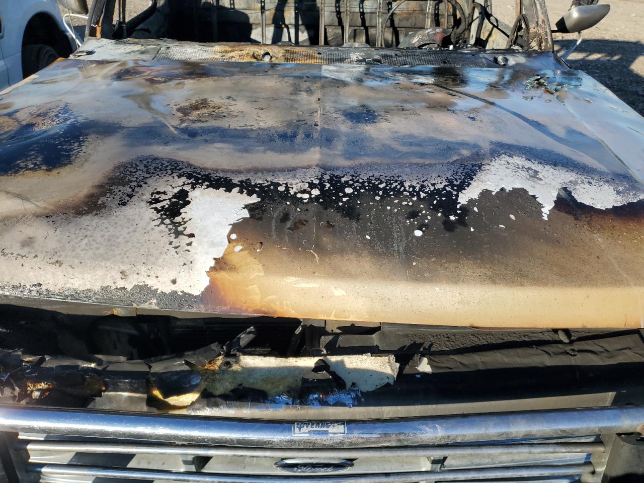 1994 Ford F350 Super Duty Flatbed Truck VIN: 1FTHF36F8RNB82402 Lot: 90617075