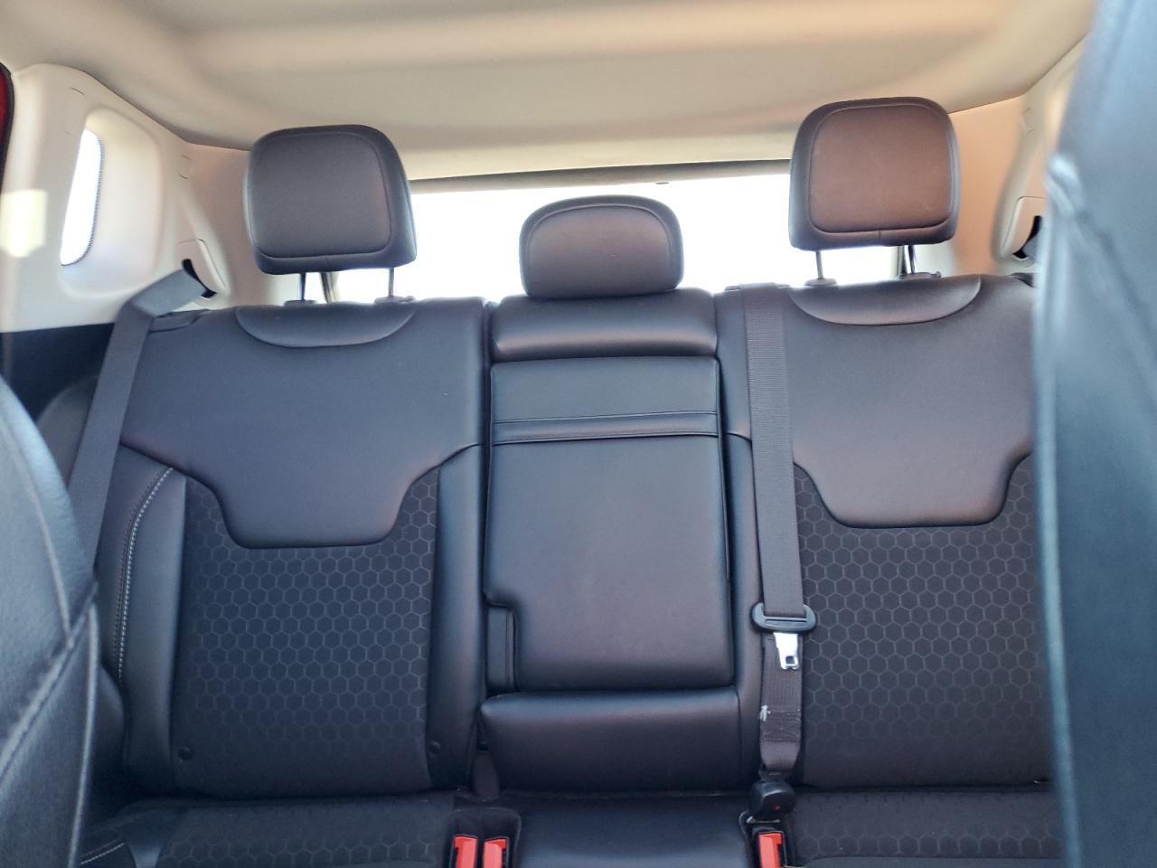 2019 Jeep Compass Latitude VIN: 3C4NJDBB9KT792325 Lot: 90501345