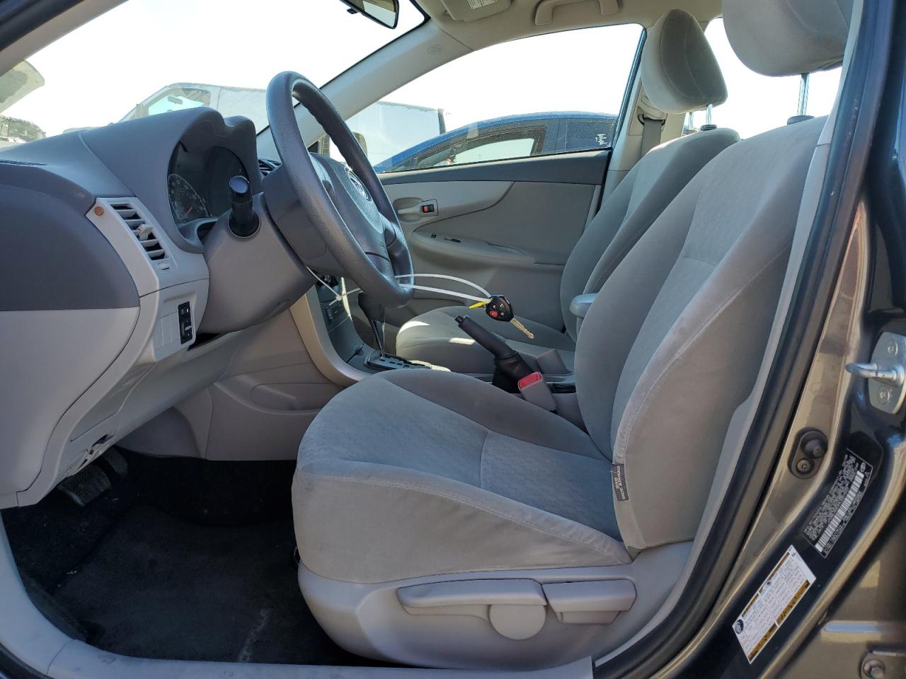2009 Toyota Corolla Base VIN: JTDBL40EX9J007533 Lot: 82178405