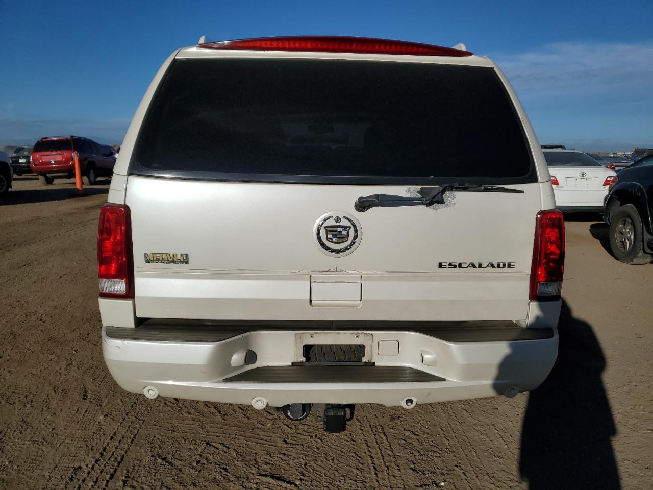 2002 Cadillac Escalade Luxury VIN: 1GYEK63N72R226393 Lot: 87104925