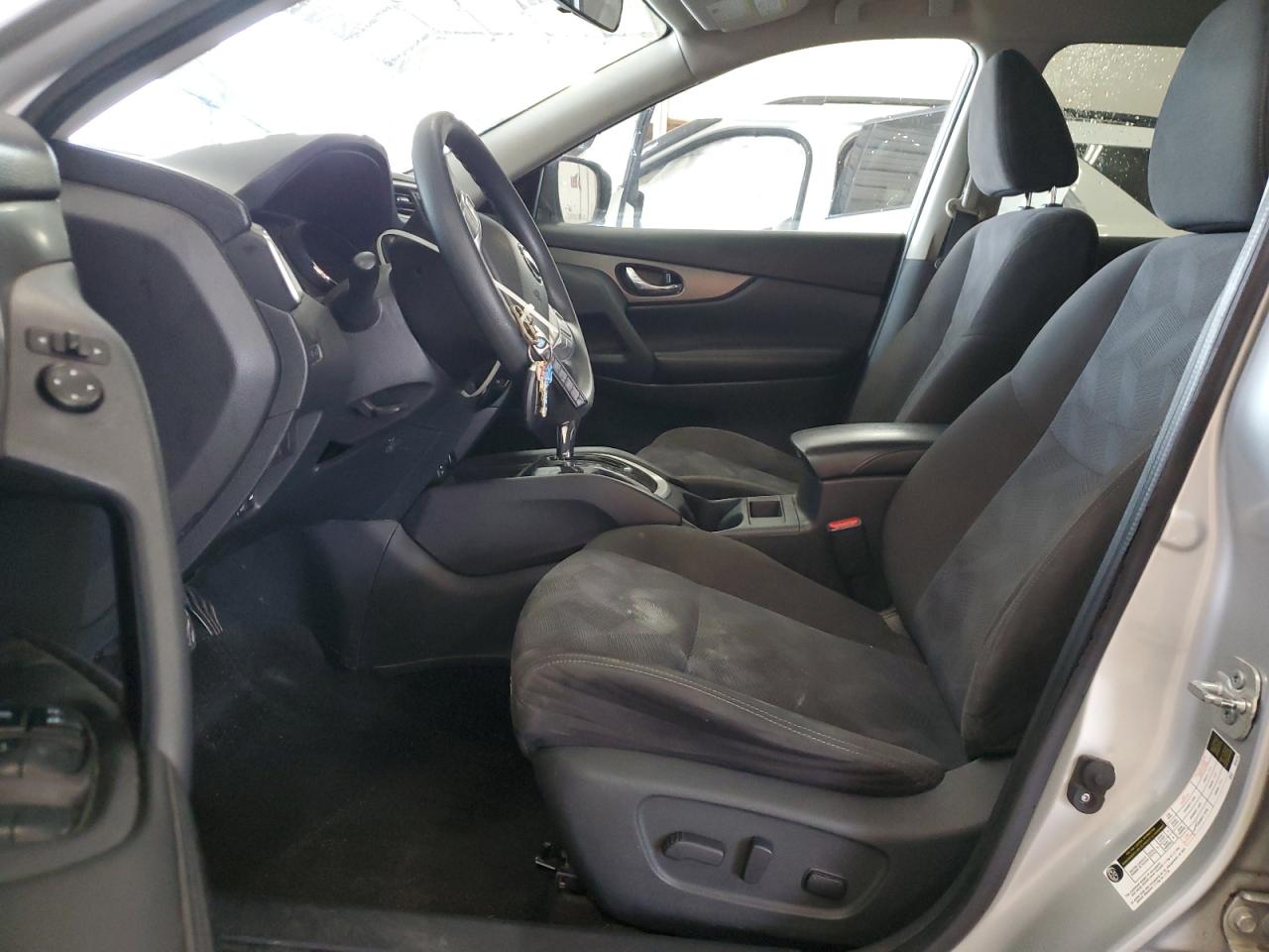 2015 Nissan Rogue S VIN: KNMAT2MV2FP569560 Lot: 82155095