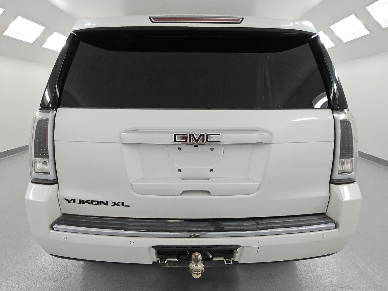 2016 GMC Yukon Xl Denali VIN: 1GKS2HKJ2GR159992 Lot: 86550475