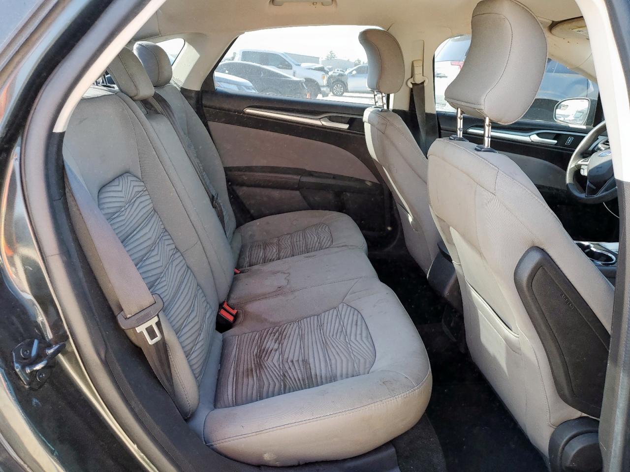 2016 Ford Fusion S VIN: 3FA6P0G77GR198794 Lot: 85919205