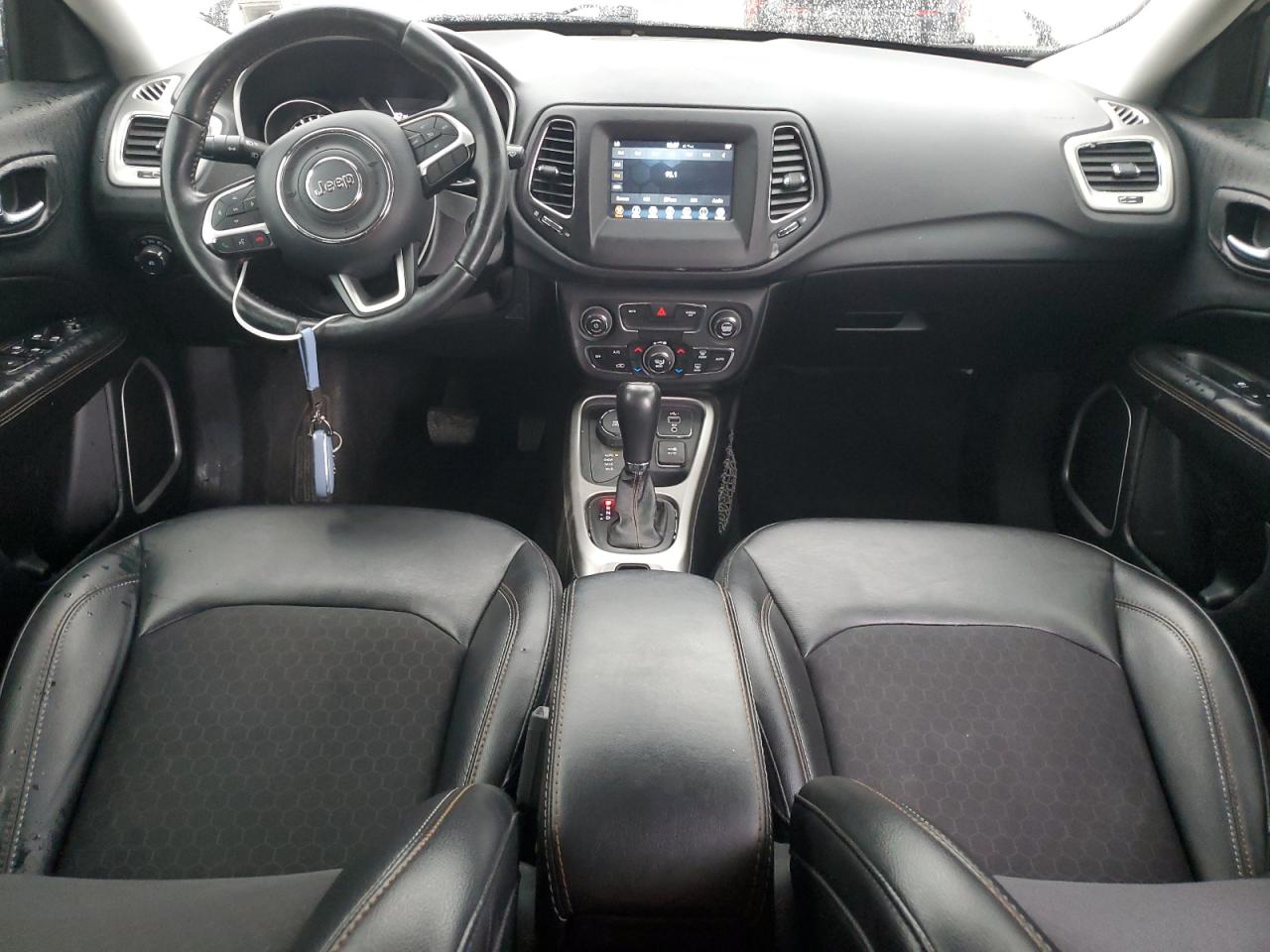 2019 Jeep Compass Latitude VIN: 3C4NJDBB2KT695998 Lot: 82258115