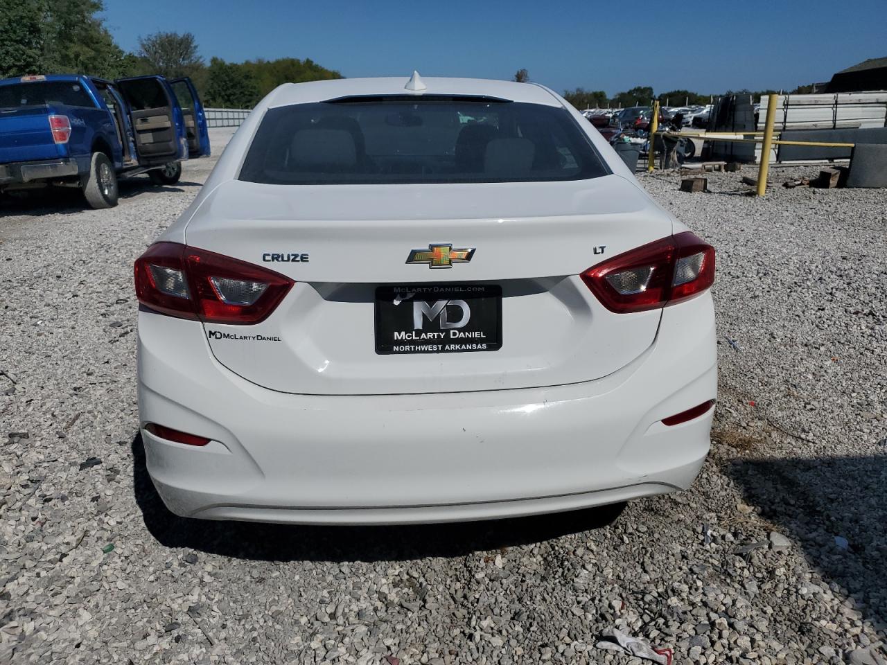 2019 Chevrolet Cruze Lt VIN: 1G1BE5SM7K7120856 Lot: 85820675