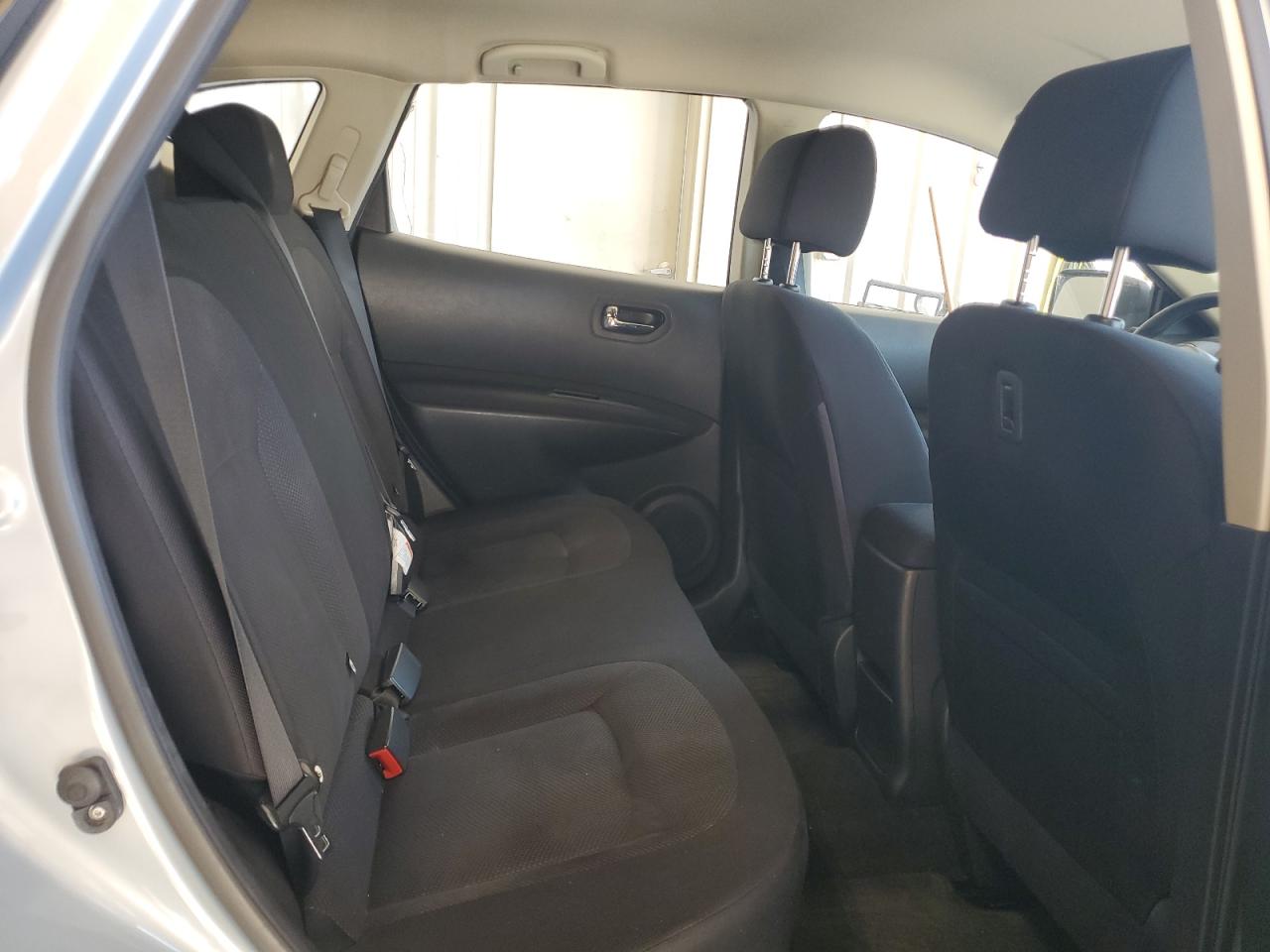 2015 Nissan Rogue Select S VIN: JN8AS5MT9FW156628 Lot: 82203165