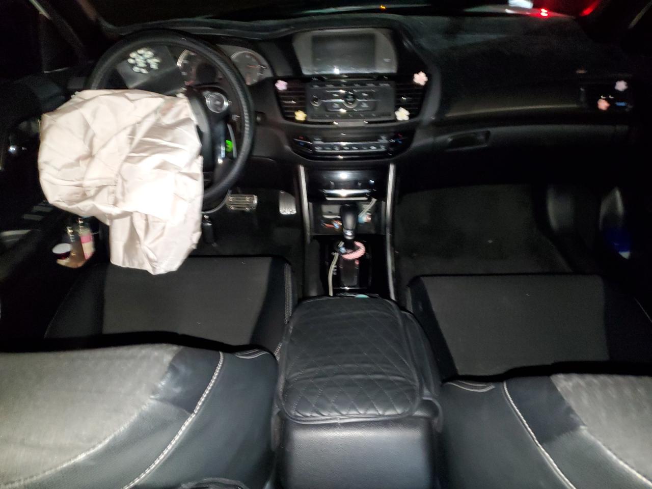 2017 Honda Accord Spo VIN: 028105 Lot: 86191595