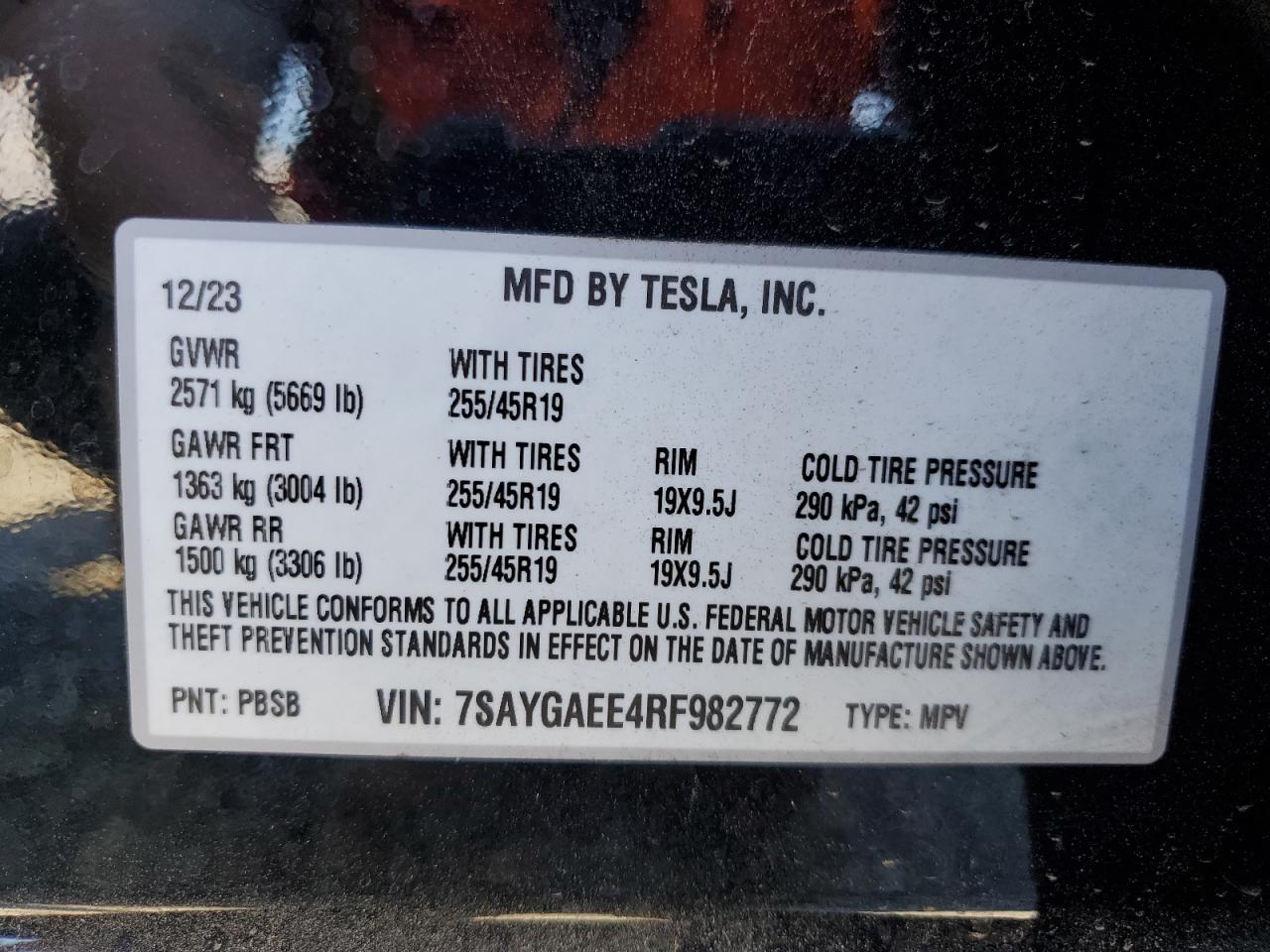 2024 Tesla Model Y VIN: 7SAYGAEE4RF982772 Lot: 85946255