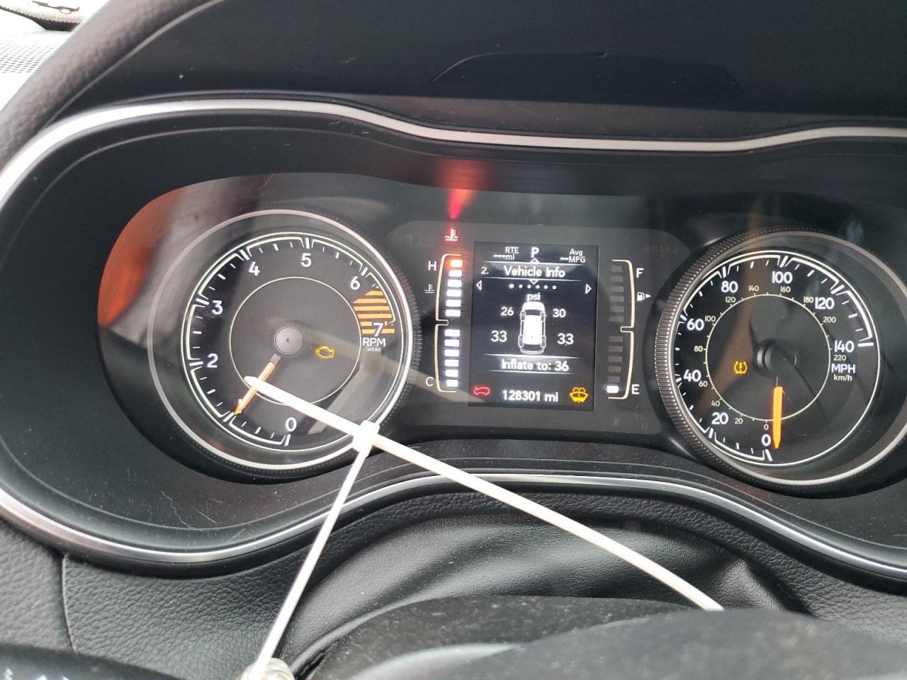 2019 Jeep Cherokee Latitude Plus VIN: 1C4PJLLB4KD176183 Lot: 85734395