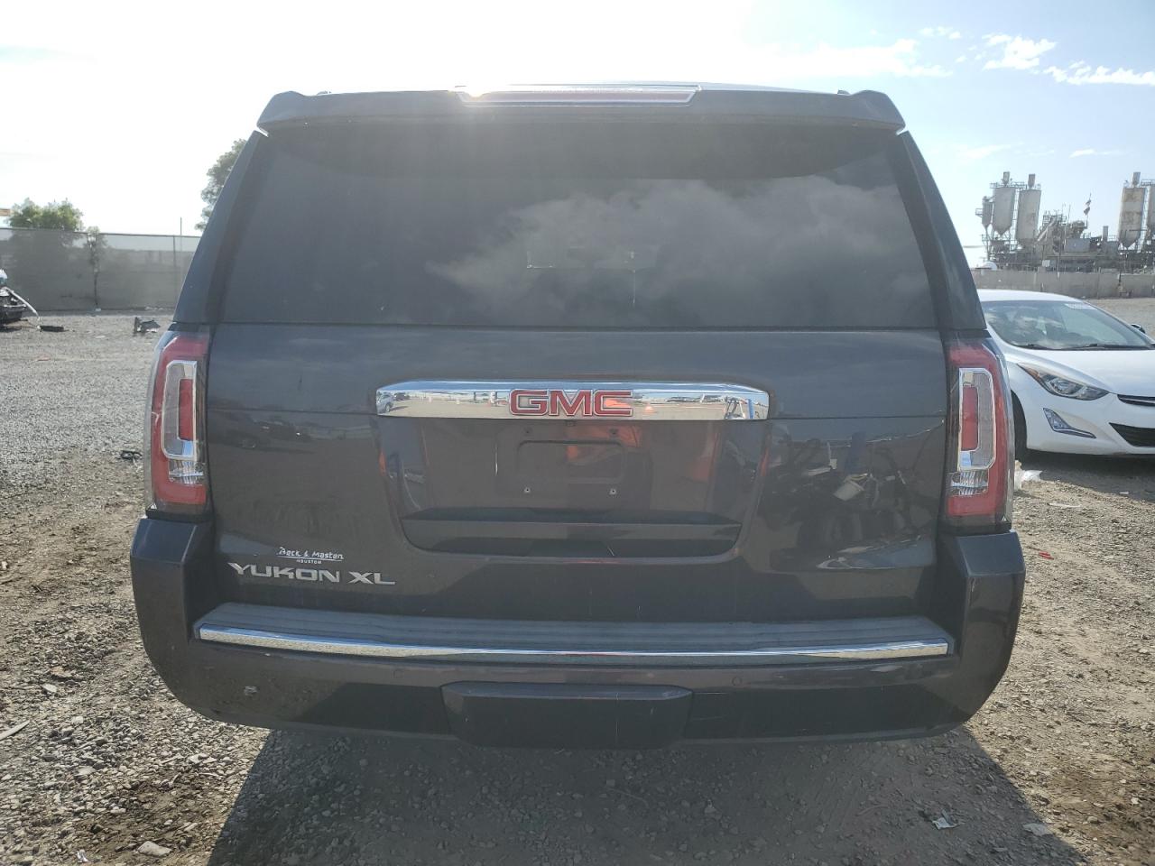2016 GMC Yukon Xl Denali VIN: 1GKS1HKJ1GR172235 Lot: 82351255