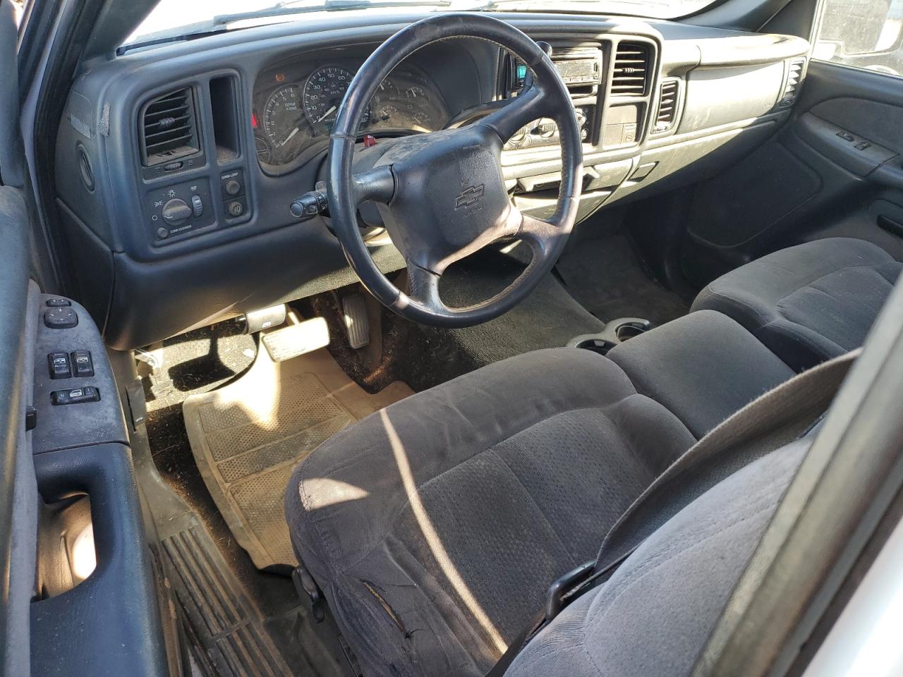 2002 Chevrolet Silverado C1500 VIN: 2GCEC19V321284071 Lot: 85384535