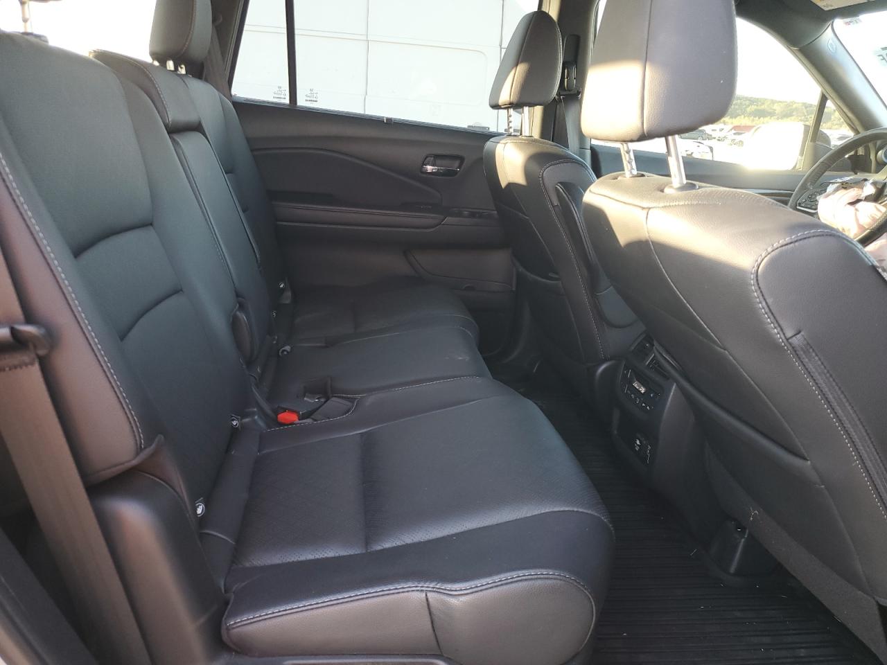 2020 Honda Passport Touring VIN: 5FNYF8H96LB015594 Lot: 86551875