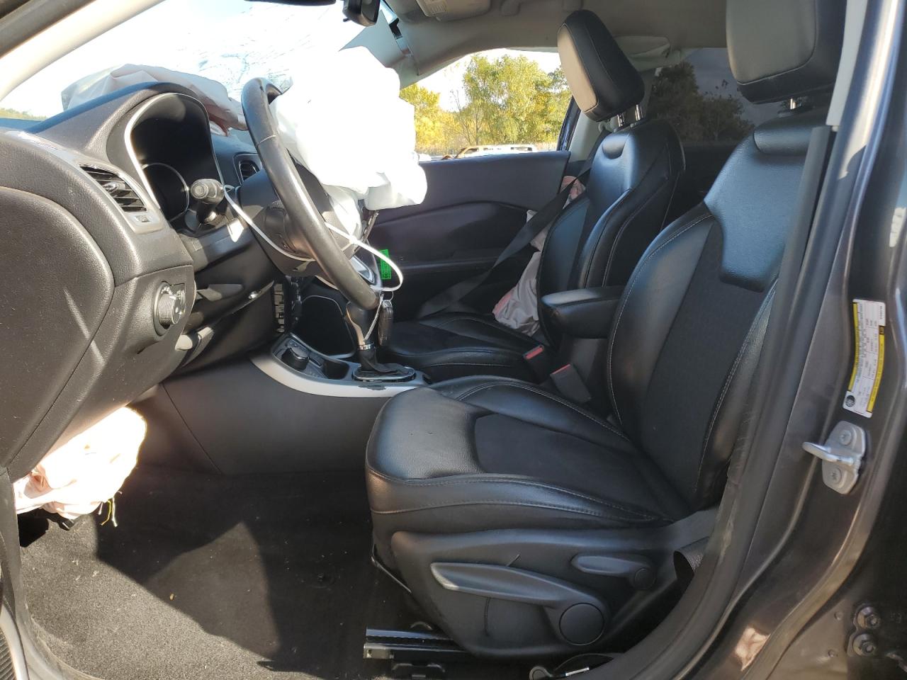 2019 Jeep Compass Latitude VIN: 3C4NJDBB8KT592794 Lot: 90539085