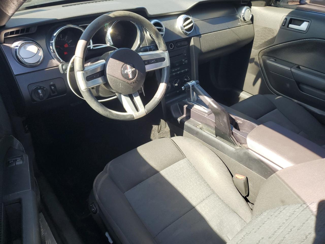 2006 Ford Mustang VIN: 1ZVFT80N965261048 Lot: 82345005