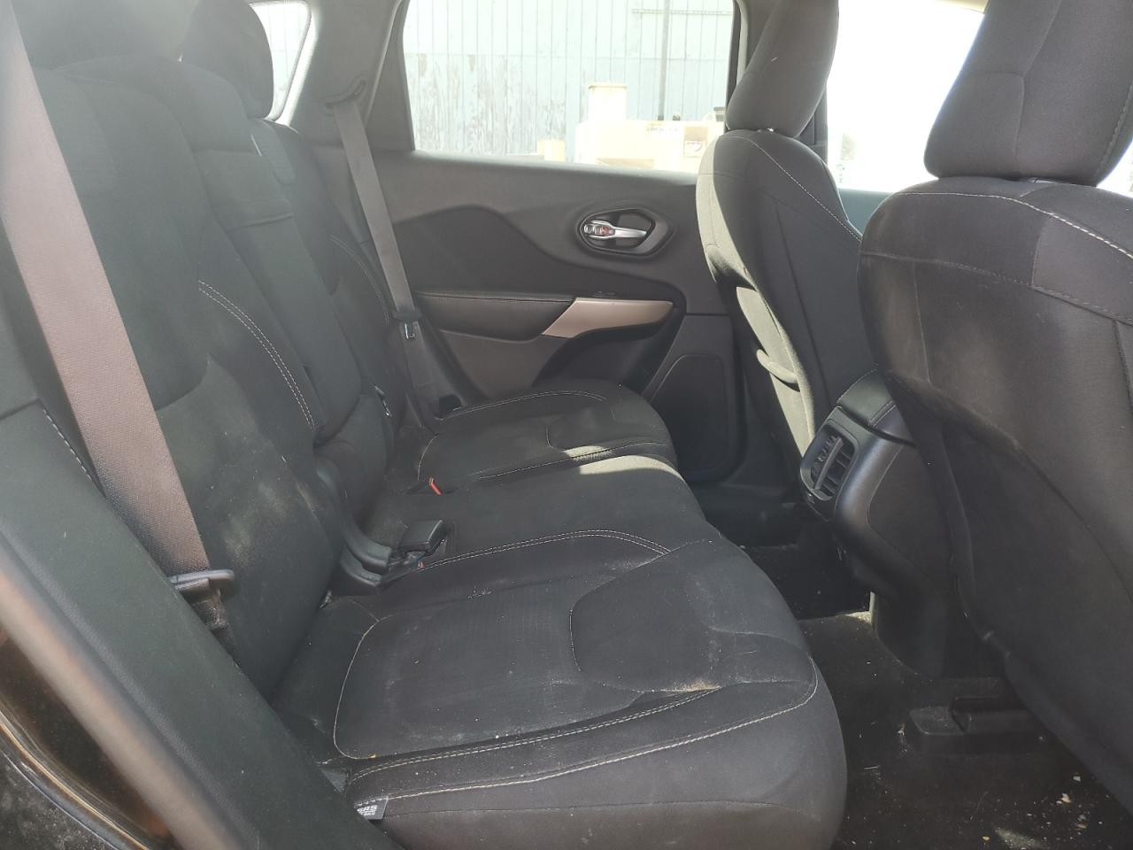 2017 Jeep Cherokee Latitude VIN: 1C4PJMCB5HW654050 Lot: 85120825