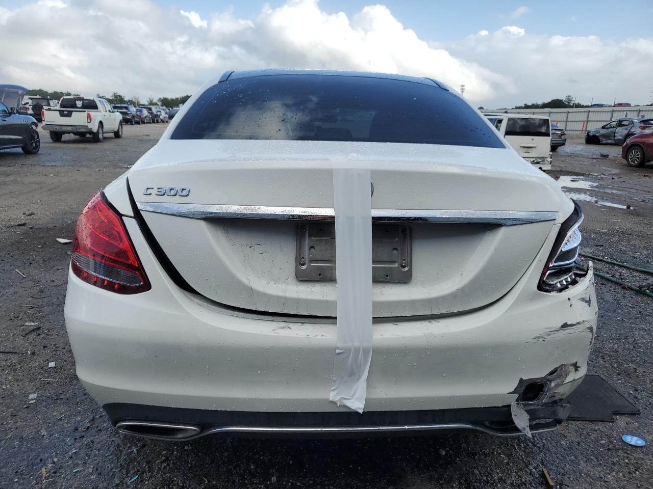 2017 Mercedes-Benz C 300 VIN: 55SWF4JB1HU229542 Lot: 85163975