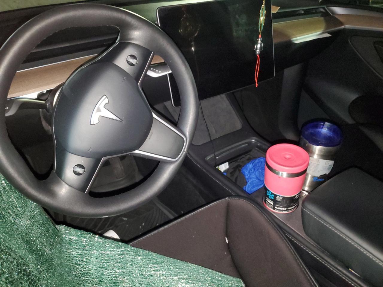 2024 Tesla Model Y VIN: 7SAYGDEE0RA258821 Lot: 85005895