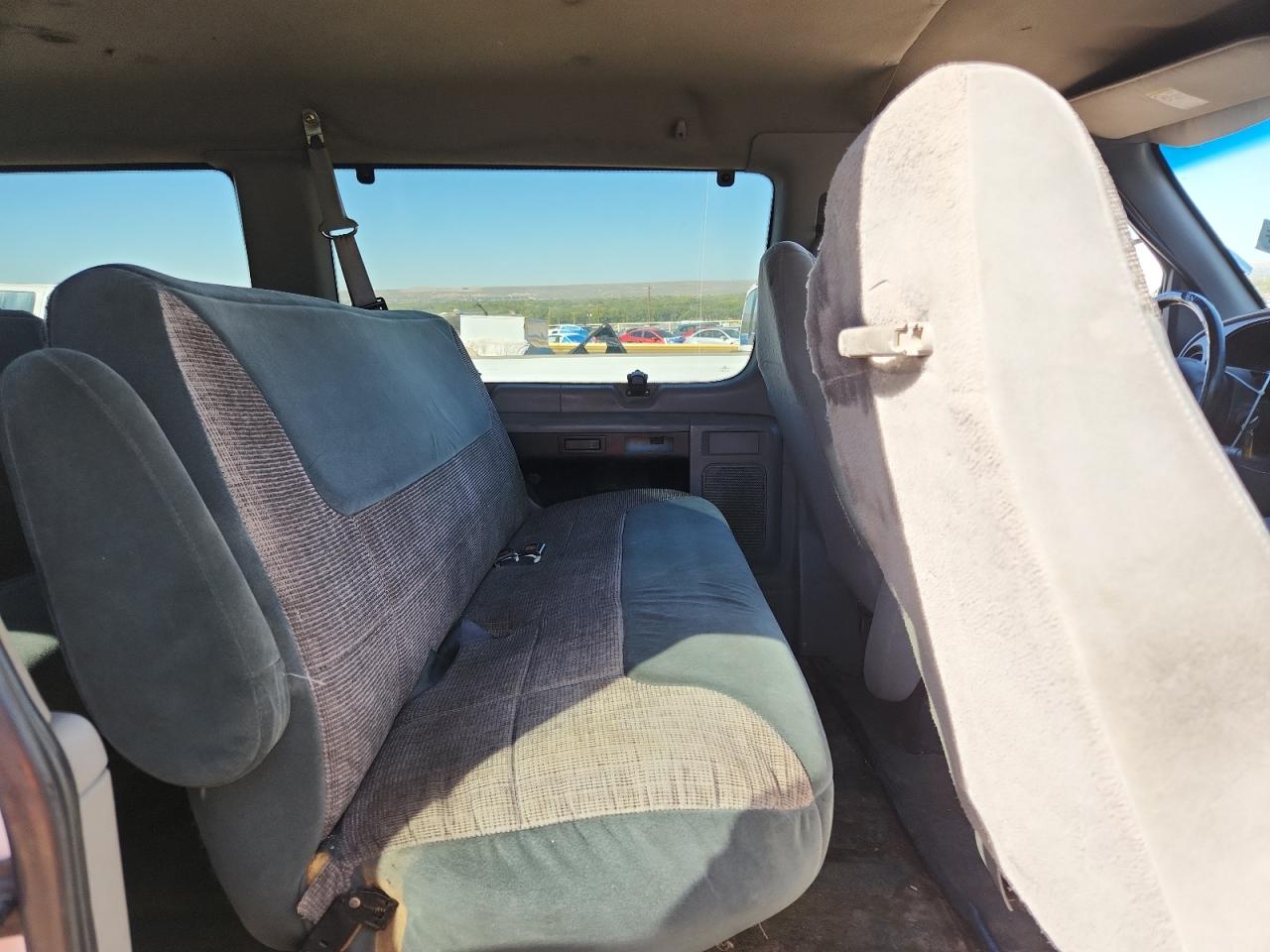 2000 Ford Econoline E350 Super Duty Wagon VIN: 1FBSS31S9YHA60154 Lot: 86685945