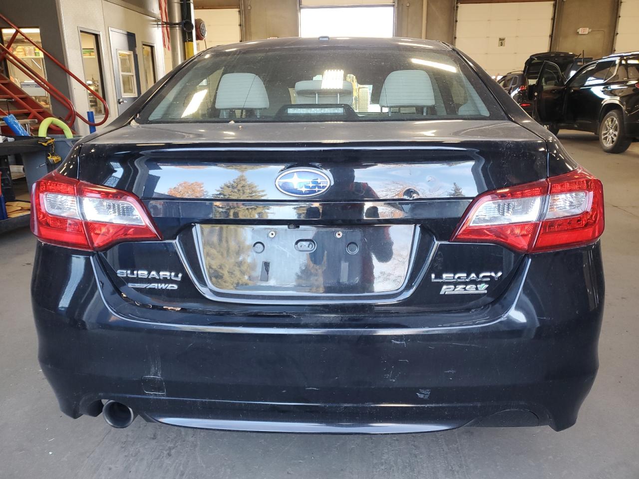2015 Subaru Legacy 2.5I Premium VIN: 4S3BNAF64F3028287 Lot: 89934695