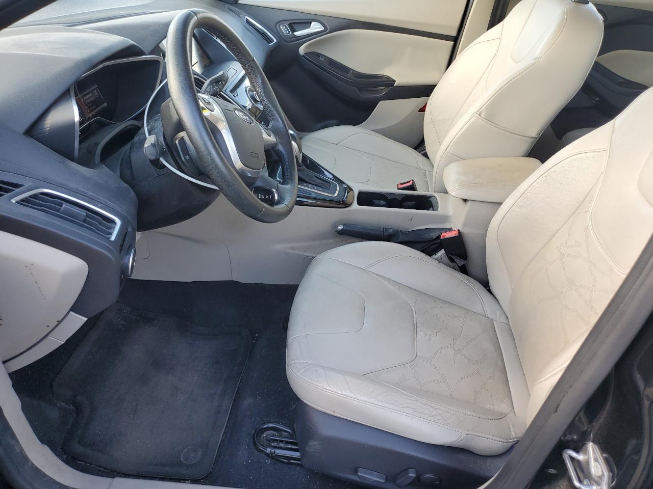 2015 Ford Focus Bev VIN: 1FADP3R4XFL241601 Lot: 86050105