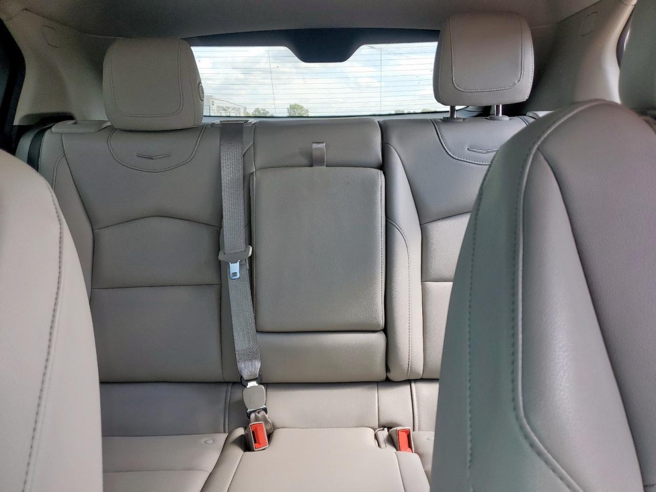 2023 Cadillac Xt4 Luxury VIN: 1GYAZAR4XPF121724 Lot: 82312465