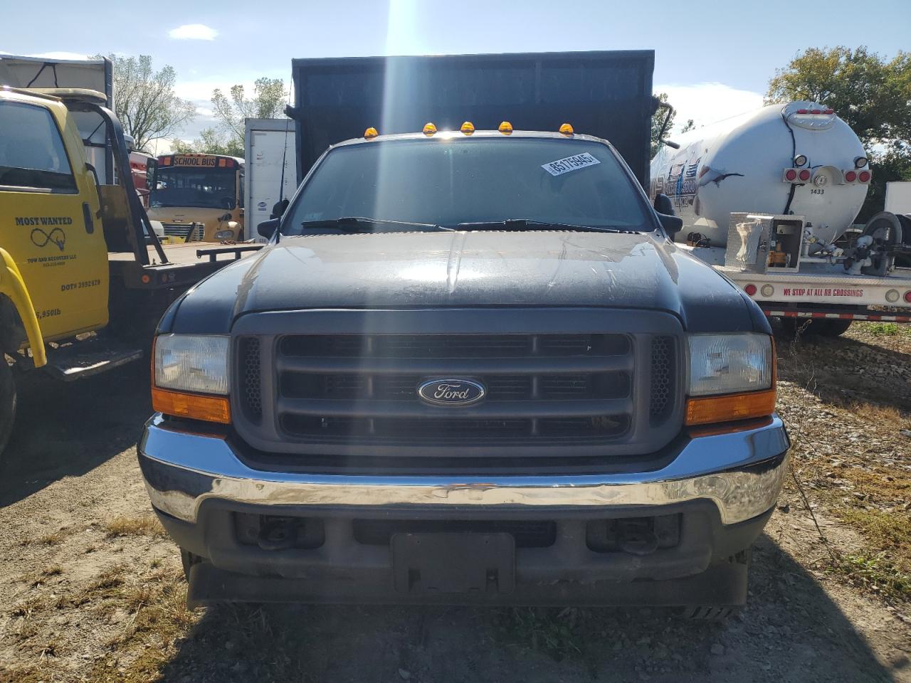 2001 Ford F550 Super Duty VIN: 1FDAF56F61EC58924 Lot: 85175945
