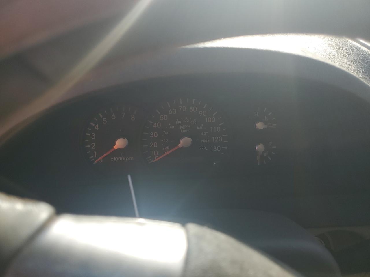 2004 Kia Sorento Ex VIN: KNDJC733445182305 Lot: 85921175