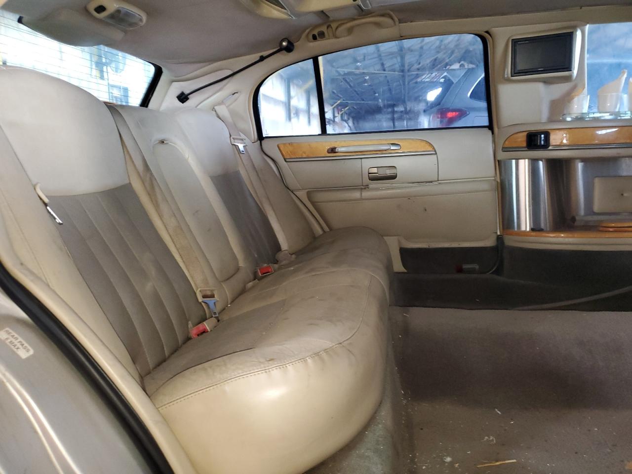 2007 Lincoln Town Car Executive VIN: 1L1FM88W97Y608114 Lot: 85556615