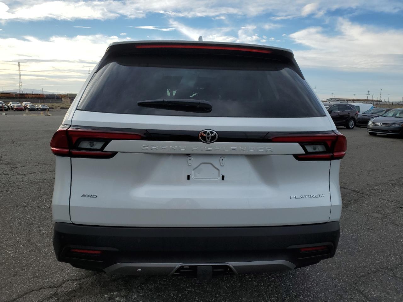 2026 Toyota Grand Highlander Le VIN: 5TDAAAB53TS105309 Lot: 86803445