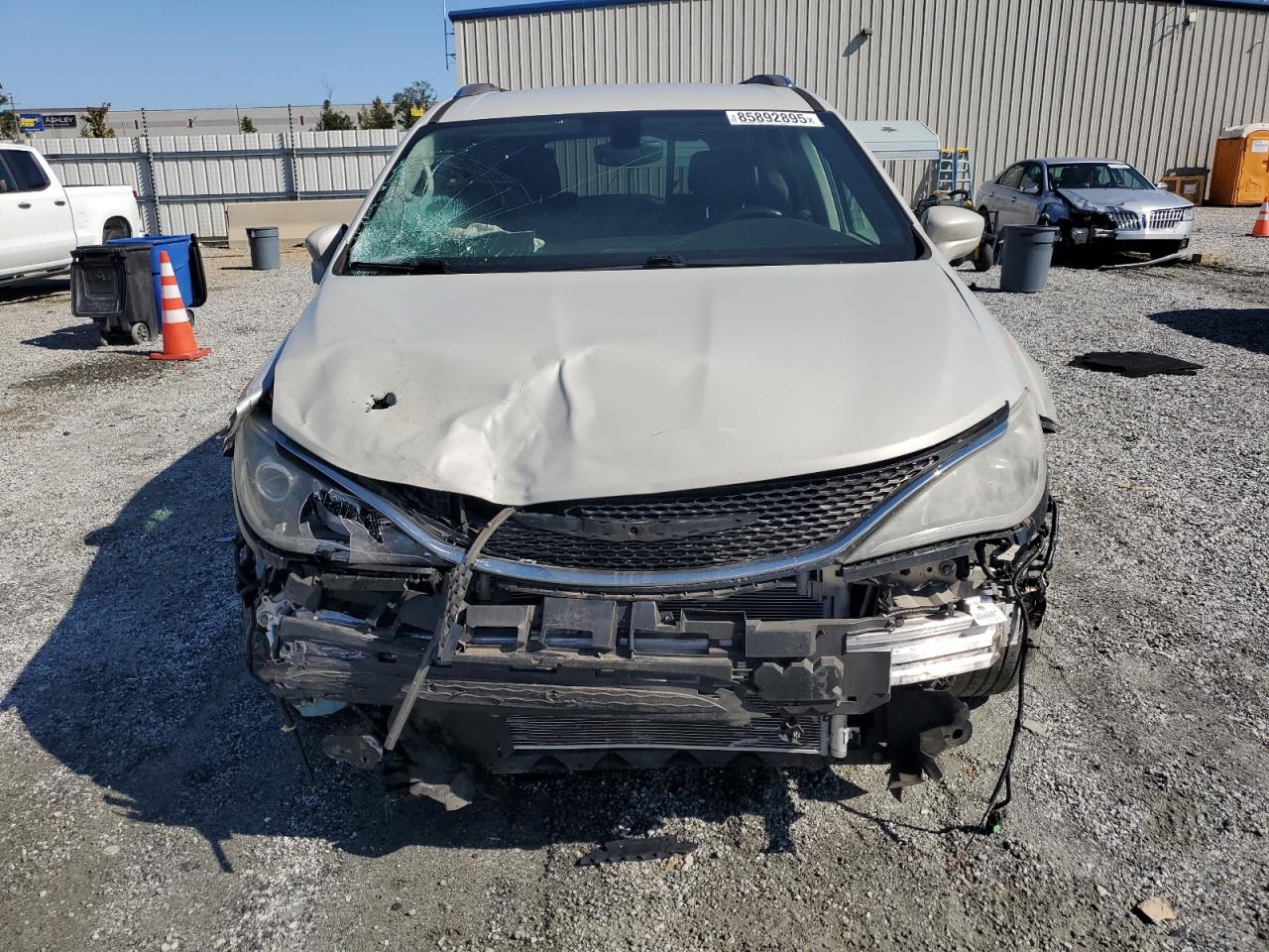 2017 Chrysler Pacifica Touring L Plus VIN: 2C4RC1EG8HR722585 Lot: 85892895