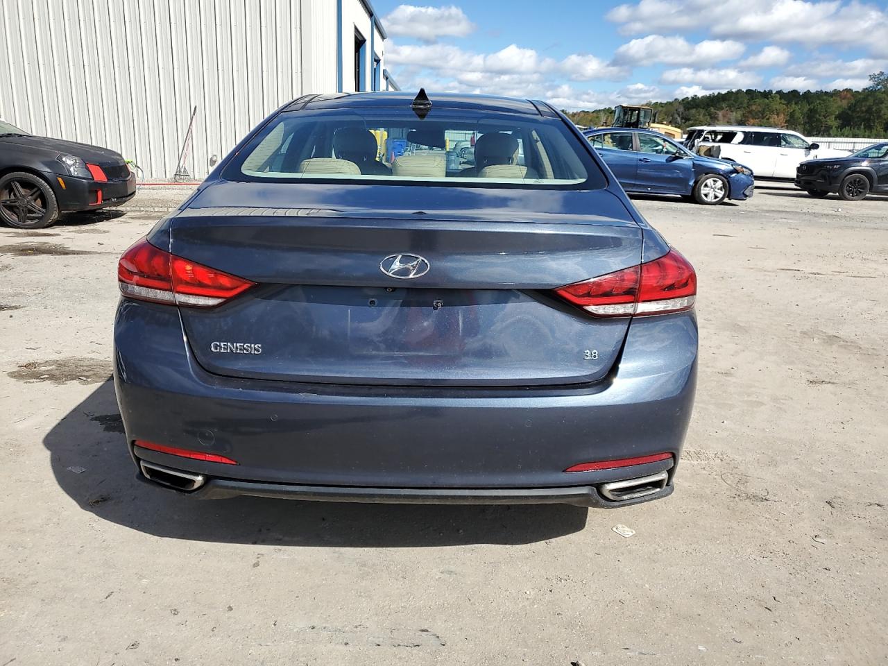 2015 Hyundai Genesis 3.8L VIN: KMHGN4JE5FU091989 Lot: 90286435