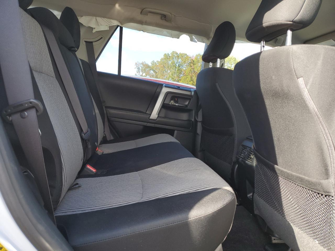 2024 Toyota 4Runner Sr5/Sr5 Premium VIN: JTEMU5JR0R6247590 Lot: 89729425