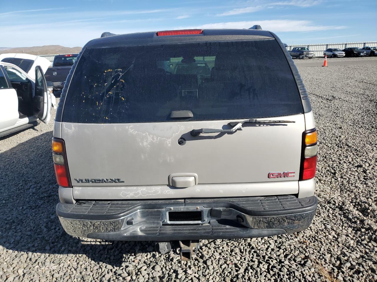 2006 GMC Yukon Xl C1500 VIN: 1GKEC16Z06J111356 Lot: 90727325