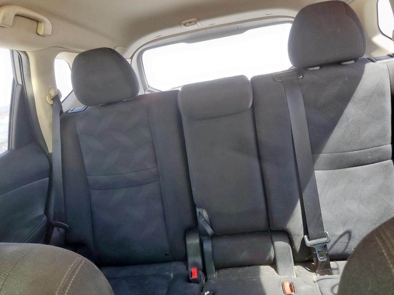 2015 Nissan Rogue S VIN: KNMAT2MT7FP513998 Lot: 85321365