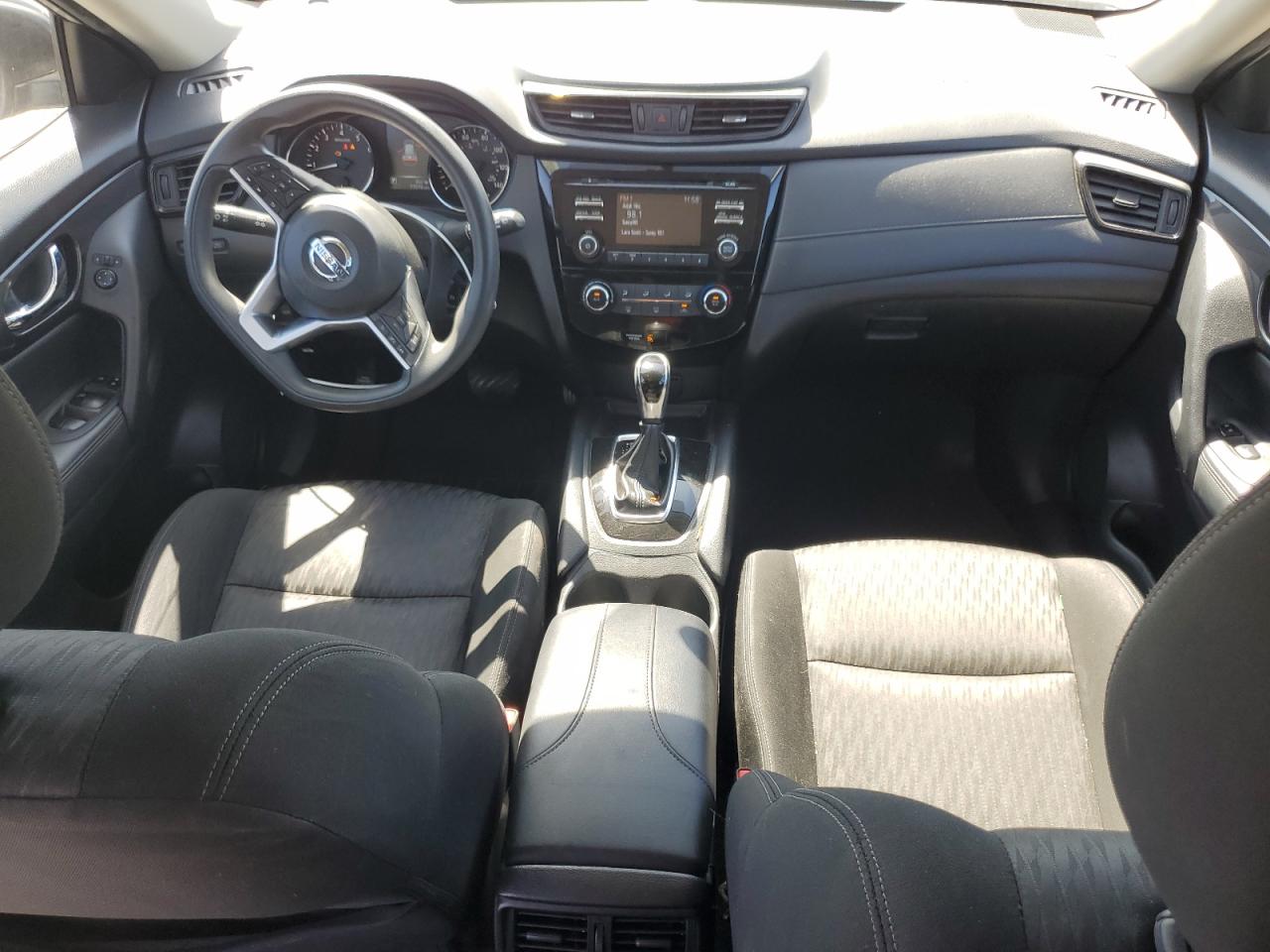 2017 Nissan Rogue S VIN: KNMAT2MTXHP569761 Lot: 84815395