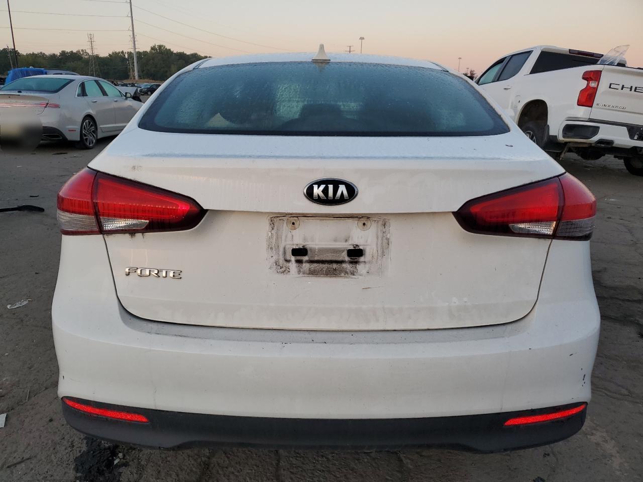 2018 Kia Forte Lx VIN: 3KPFK4A70JE238558 Lot: 85083735