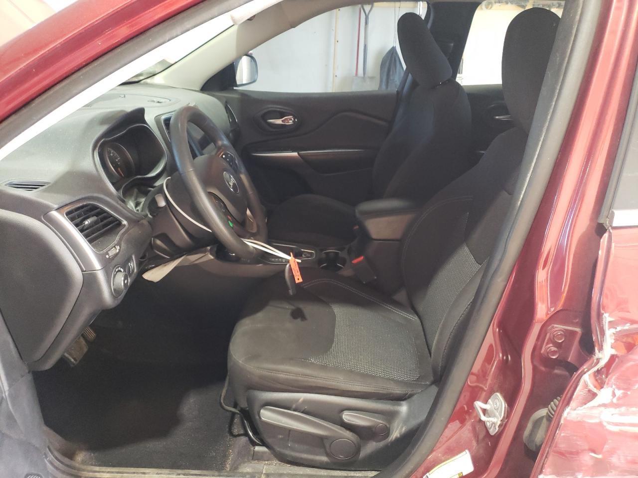 2019 Jeep Cherokee Latitude VIN: 1C4PJMCB3KD136909 Lot: 84958905