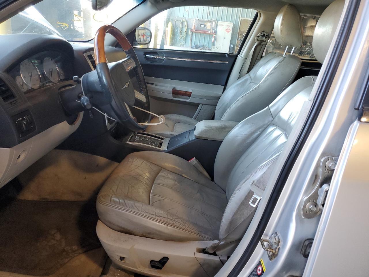 2005 Chrysler 300C VIN: 2C3AK63H65H638909 Lot: 81298895