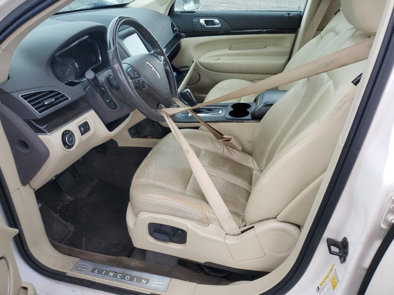 2016 Lincoln Mkt VIN: 2LMHJ5AT4GBL01854 Lot: 81888965