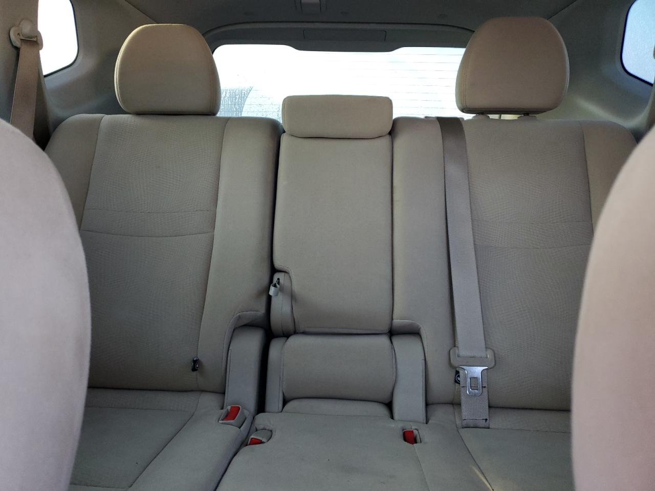 2015 Nissan Rogue S VIN: KNMAT2MT2FP559433 Lot: 81963515