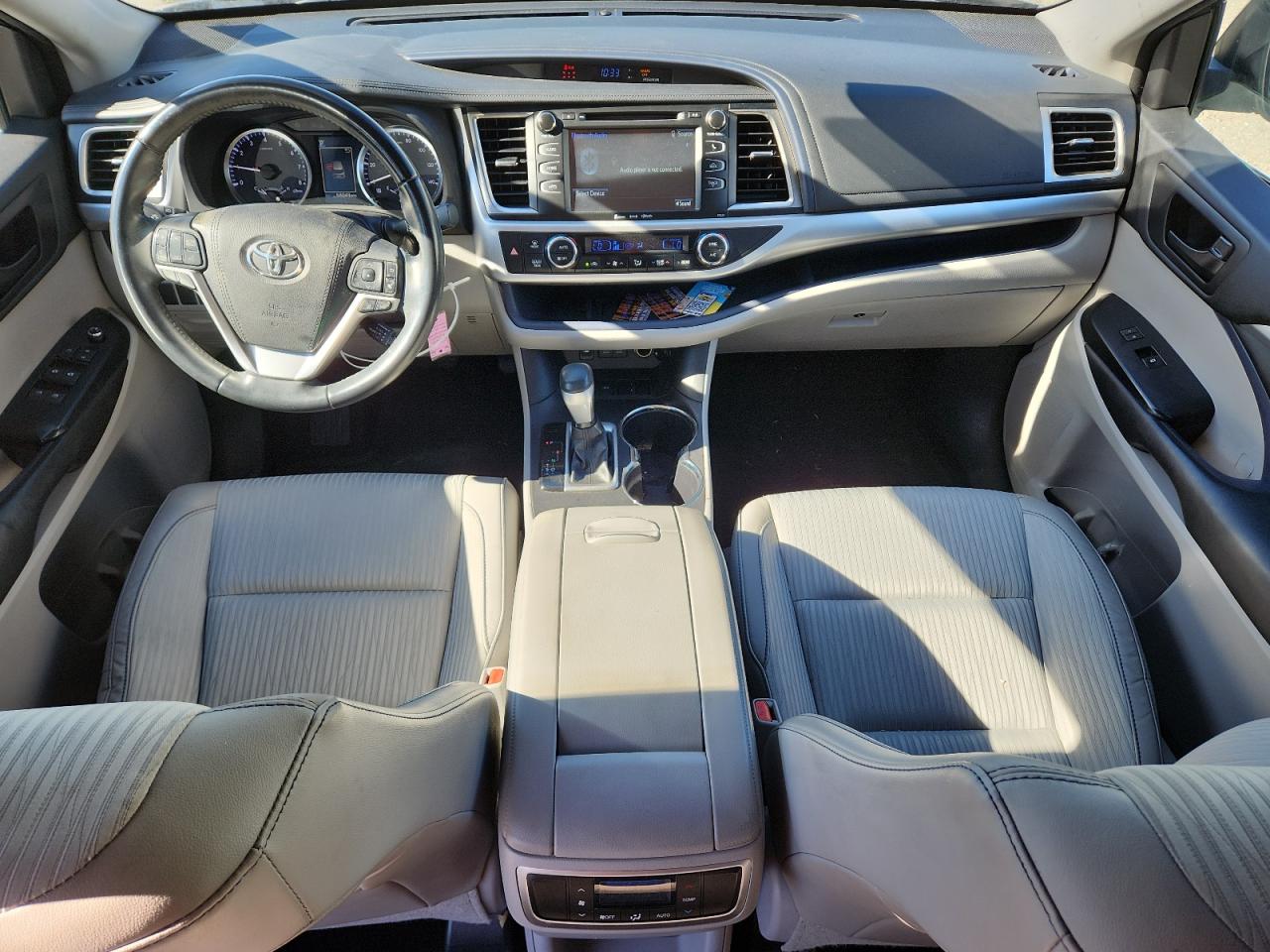 2017 Toyota Highlander Le VIN: 5TDZZRFH1HS217693 Lot: 87403995